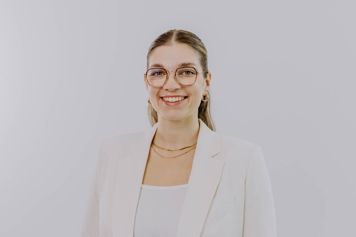 Team Immobiliengeflüster: Alina (Marketing Managerin)